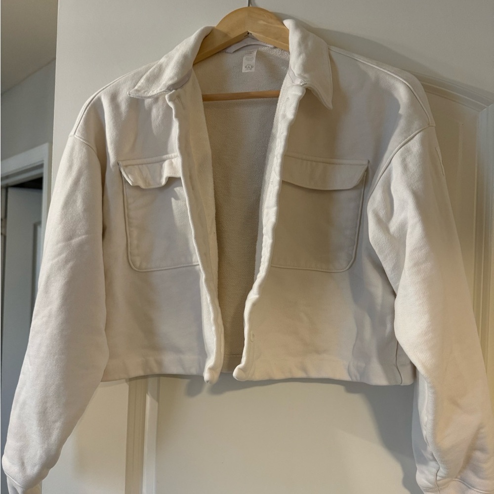 Alo Renown Cropped Button Up Pullover